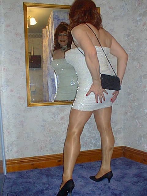 deniseV12.jpg (49494 bytes)
