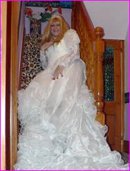 Click to enlarge Miss Denise Hewitt's wonderful Mega Photo!