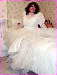 Click to enlarge Miss Denise Hewitt's wonderful Mega Photo!