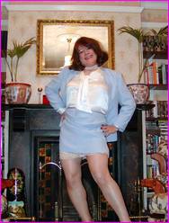 Click to enlarge Miss Denise Hewitt's wonderful Mega Photo!