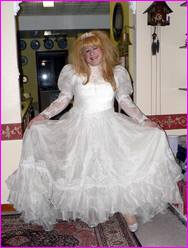 Click to enlarge Miss Denise Hewitt's wonderful Mega Photo!