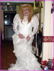 Click to enlarge Miss Denise Hewitt's wonderful Mega Photo!