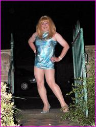 Click to enlarge Miss Denise Hewitt's wonderful Mega Photo!