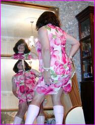 Click to enlarge Miss Denise Hewitt's wonderful Mega Photo!