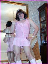 Click to enlarge Miss Denise Hewitt's wonderful Mega Photo!