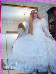 Click to enlarge Miss Denise Hewitt's wonderful Mega Photo!