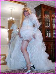Click to enlarge Miss Denise Hewitt's wonderful Mega Photo!