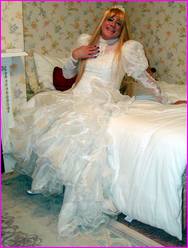 Click to enlarge Miss Denise Hewitt's wonderful Mega Photo!