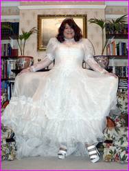 Click to enlarge Miss Denise Hewitt's wonderful Mega Photo!