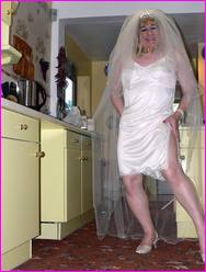 Click to enlarge Miss Denise Hewitt's wonderful Mega Photo!