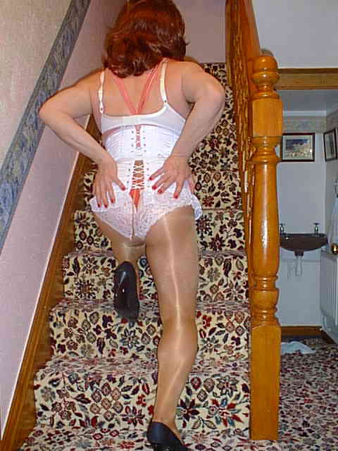 DENISE8w.jpg (39465 bytes)