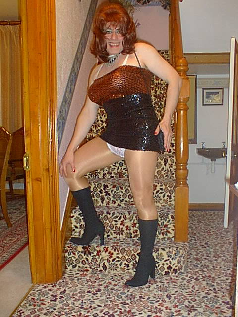 deniseX8.jpg (68801 bytes)