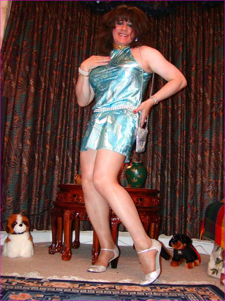 Miss Denise Hewitt : Your Favourite On-Line TV Super Model!