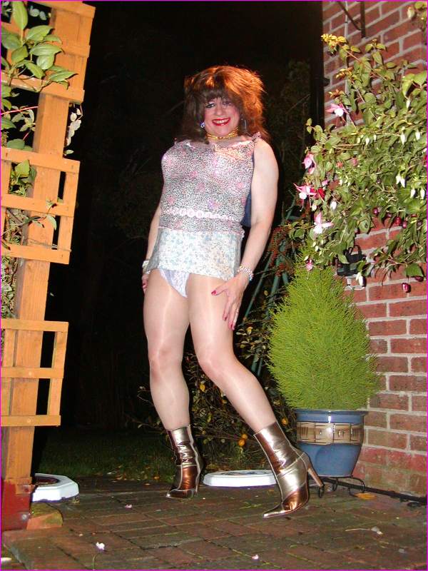 Denise : Your Favourite TV Super-Model- I just love this girlie min-skirt - I hope that YOU do too!