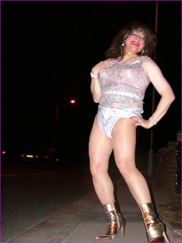 Denise : Your Favourite TV Super-Model - Still no clients - I must use my body!