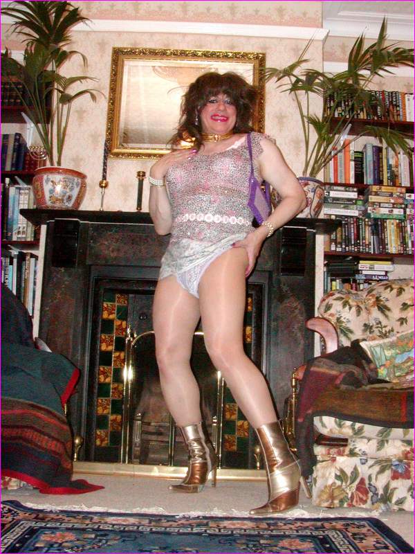 Denise : Your Favourite TV Super-Model - Warming up inside - Can we stay and watch TV now honey? - We can earn more money on Saturday nigh!