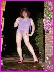 [Click to enlarge Miss Denise Hewitt's MEGA TV Photo!]
