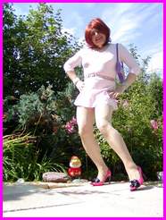[Click to enlarge Miss Denise Hewitt's MEGA TV Photo!]