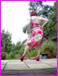 [Click to enlarge Miss Denise Hewitt's MEGA TV Photo!]
