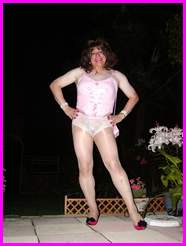 [Click to enlarge Miss Denise Hewitt's MEGA TV Photo!]