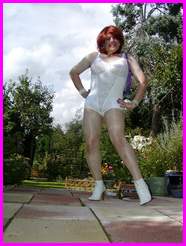 [Click to enlarge Miss Denise Hewitt's MEGA TV Photo!]