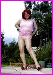 [Click to enlarge Miss Denise Hewitt's MEGA TV Photo!]