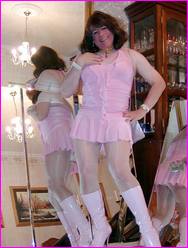 Click to enlarge Miss Denise Hewitt's wonderful Mega Photo!