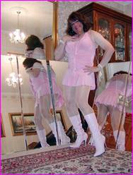 Click to enlarge Miss Denise Hewitt's wonderful Mega Photo!