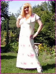 Click to enlarge Miss Denise Hewitt's wonderful Mega Photo!