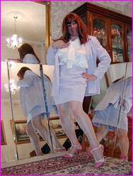 Click to enlarge Miss Denise Hewitt's wonderful Mega Photo!