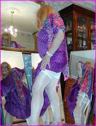 Click to enlarge Miss Denise Hewitt's wonderful Mega Photo!