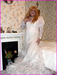 Click to enlarge Miss Denise Hewitt's wonderful Mega Photo!