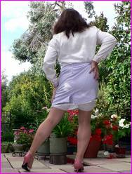 Click to enlarge Miss Denise Hewitt's wonderful Mega Photo!