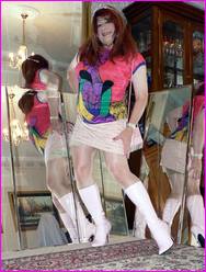 Click to enlarge Miss Denise Hewitt's wonderful Mega Photo!