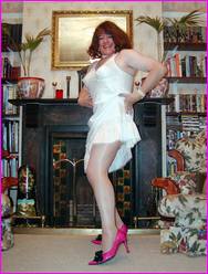 Click to enlarge Miss Denise Hewitt's wonderful Mega Photo!