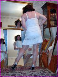 Click to enlarge Miss Denise Hewitt's wonderful Mega Photo!