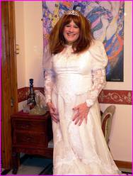 Click to enlarge Miss Denise Hewitt's wonderful Mega Photo!