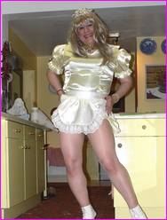Click to enlarge Miss Denise Hewitt's wonderful Mega Photo!